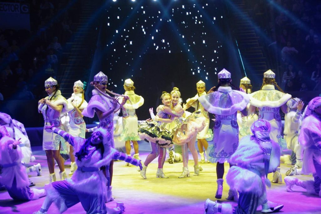 CHRISTMAS STARS: волшебство, смех и чудеса в Алматинском цирке